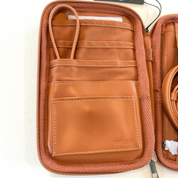 NWT JoePamelia Voyageur Leather Artisan Travel Wallet Crossbody Camel 
MSRP$189. - Picture 9 of 15